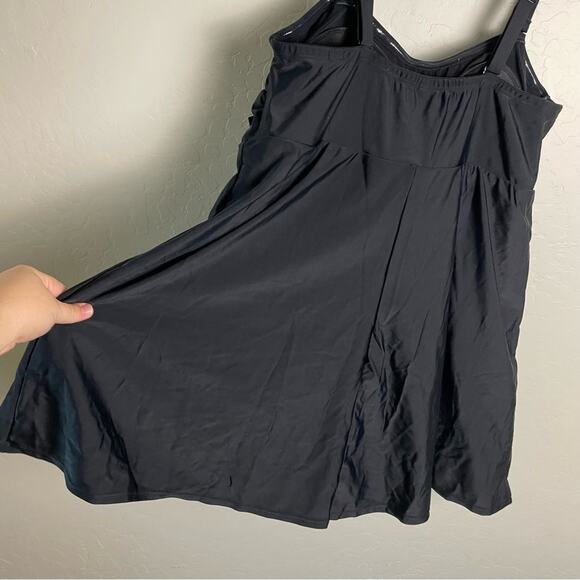 Torrid Black Wireless Mid Strapless Swim Dress With Brief 2X NWT 15066990 - Picture 9 of 16